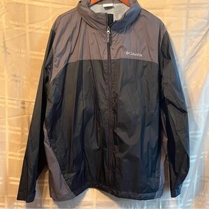 Columbia Men's lightweight Black/Gray Rain Jacket w/ tuck away hood/ zip pockets